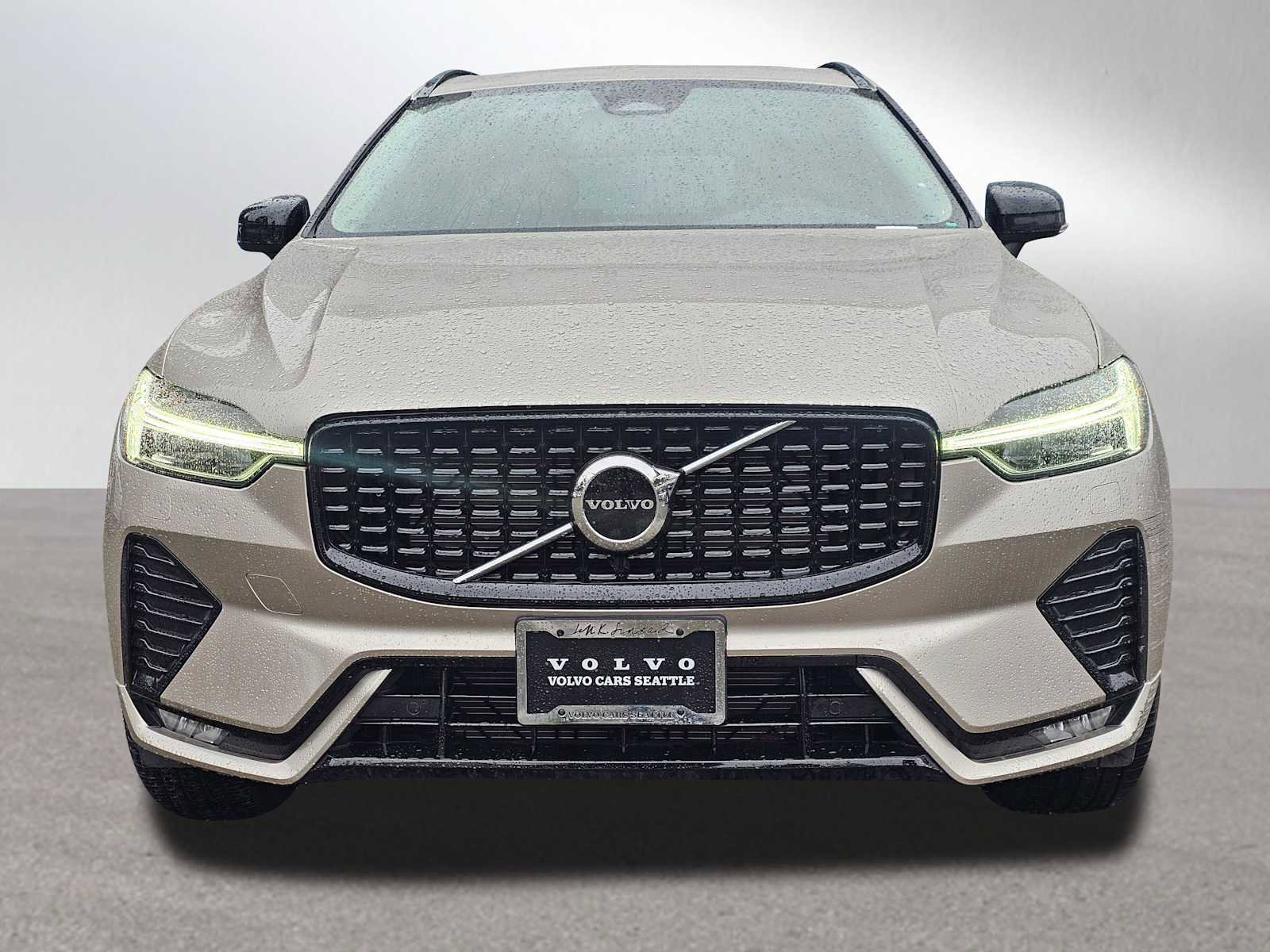 Certified 2025 Volvo XC60 B5 Core w/ Protection Package Premier image 8