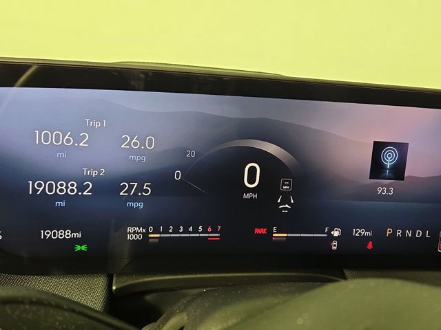 Used 2025 Buick Enclave Preferred w/ Power Package image 17