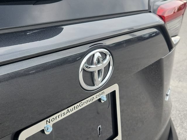 Used 2021 Toyota RAV4 XLE FWD image 23