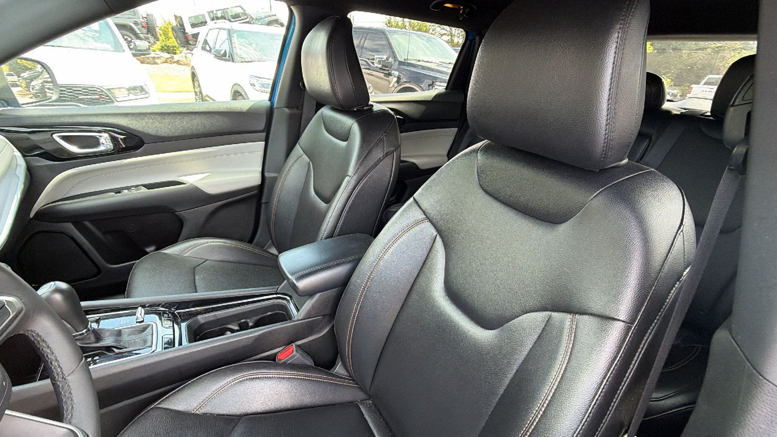 Used 2024 Jeep Compass Limited AWD/4WD image 17