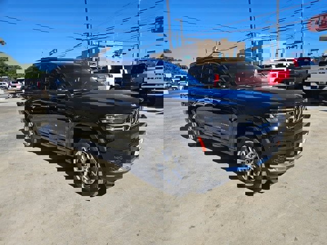 Used 2024 Jeep Grand Cherokee L Laredo w/ Luxury Tech Group I image 4