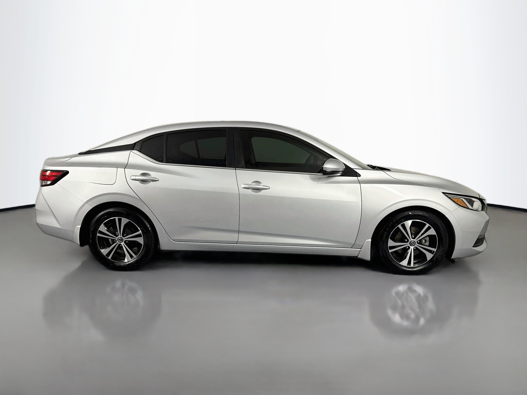 Used 2020 Nissan Sentra SV w/ Lighting Package FWD image 4