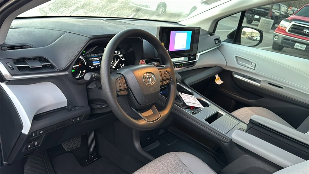 New 2026 Toyota Sienna LE image 16