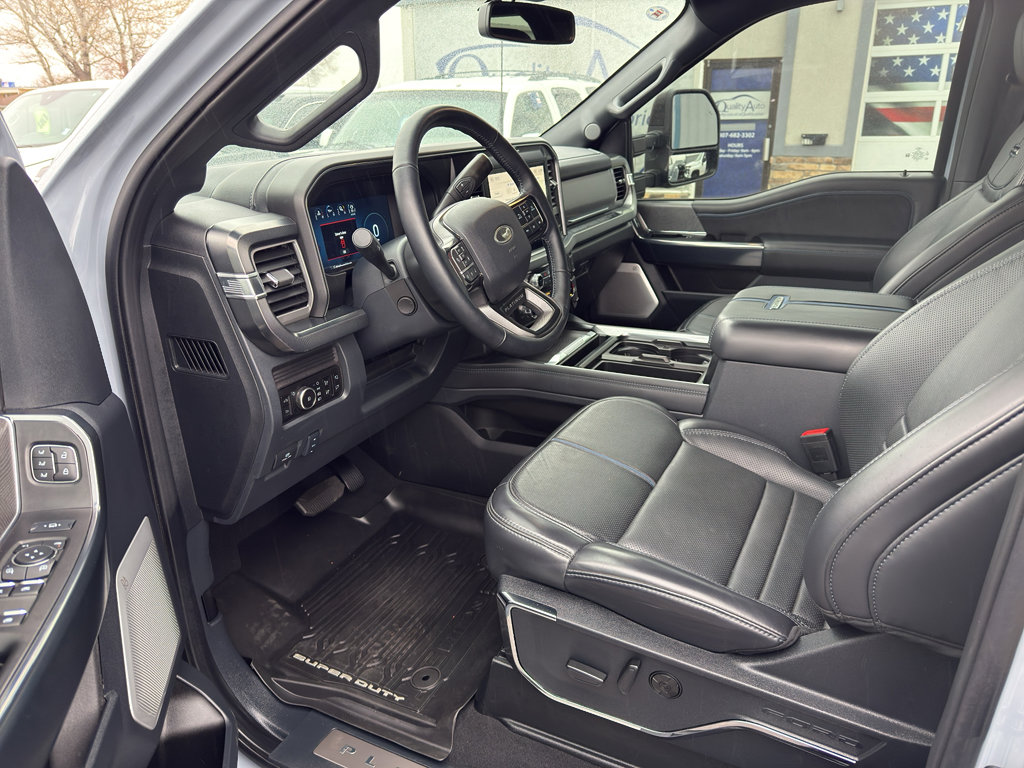 Used 2025 Ford F450 Platinum w/ FX4 Off-Road Package image 10