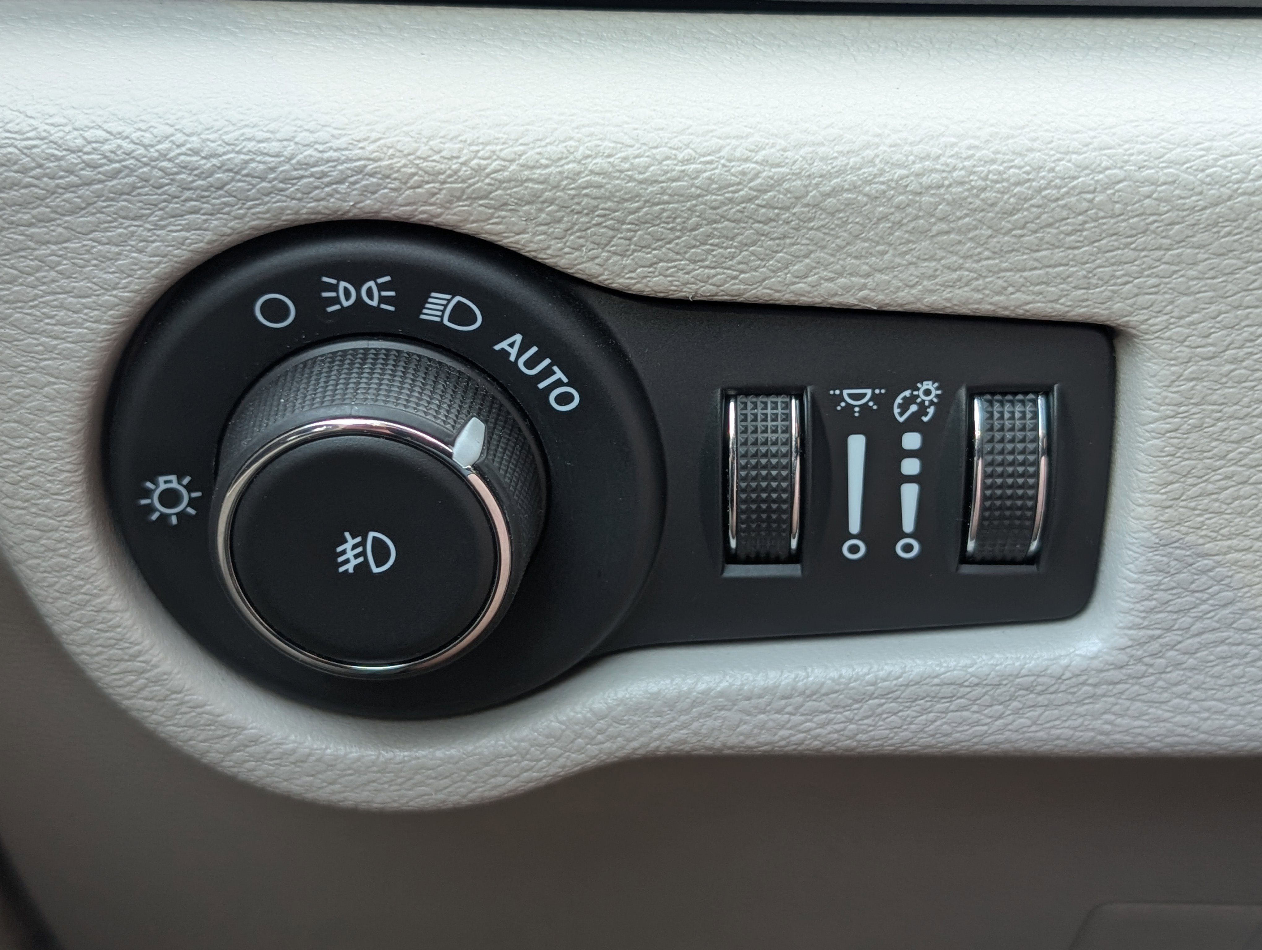 Used 2024 Chrysler Pacifica Touring-L image 22