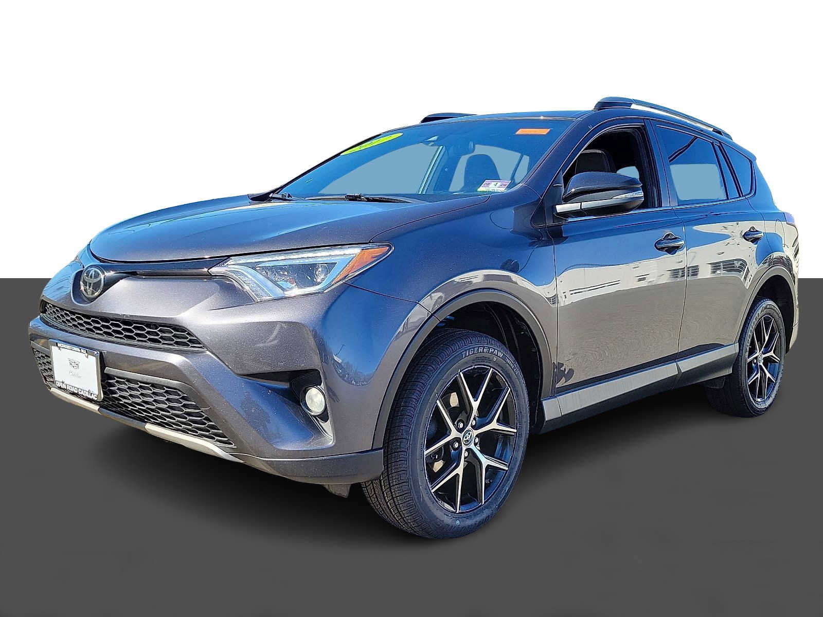 Used 2017 Toyota RAV4 SE image 3