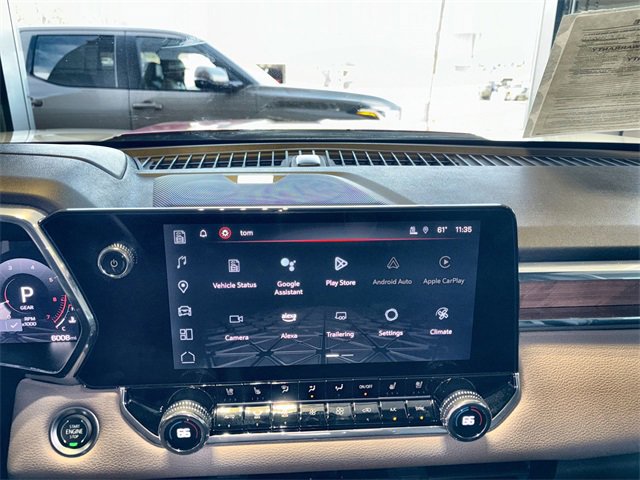 Used 2024 GMC Canyon Denali image 18