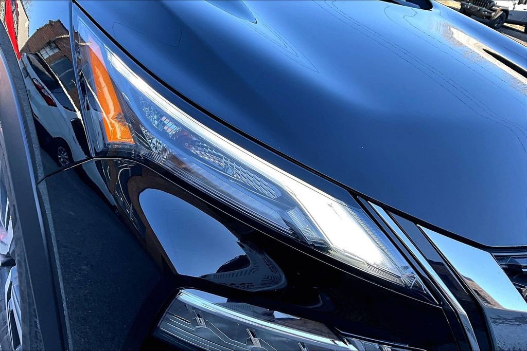 Used 2023 Nissan Rogue SL w/ SL Premium Package image 26