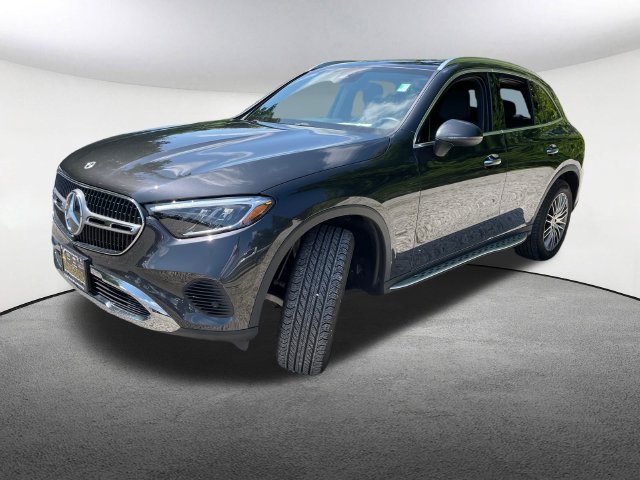 Used 2025 Mercedes-Benz GLC 300 4MATIC image 4