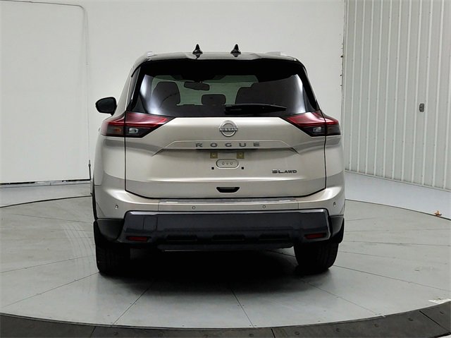 Used 2025 Nissan Rogue SL w/ Tech Package image 6