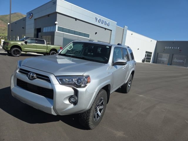Used 2022 Toyota 4Runner SR5 AWD/4WD image 1
