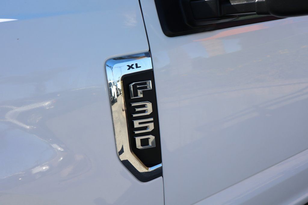 Used 2020 Ford F350 XL w/ Power Equipment Group image 47