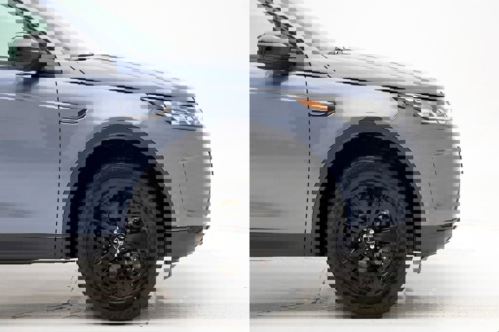 Used 2023 Land Rover Discovery Sport S image 4