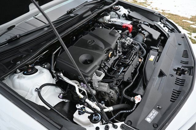 Used 2022 Toyota Camry SE w/ Cold Weather Package image 14