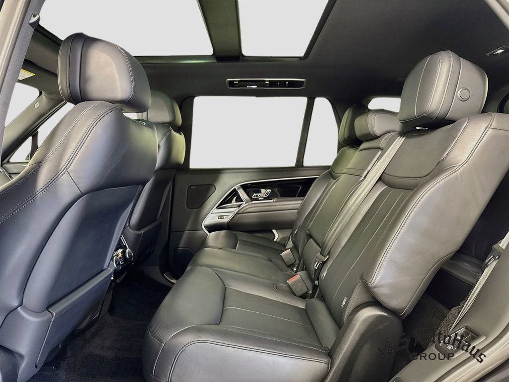Used 2023 Land Rover Range Rover Long Wheelbase SE AWD/4WD image 28
