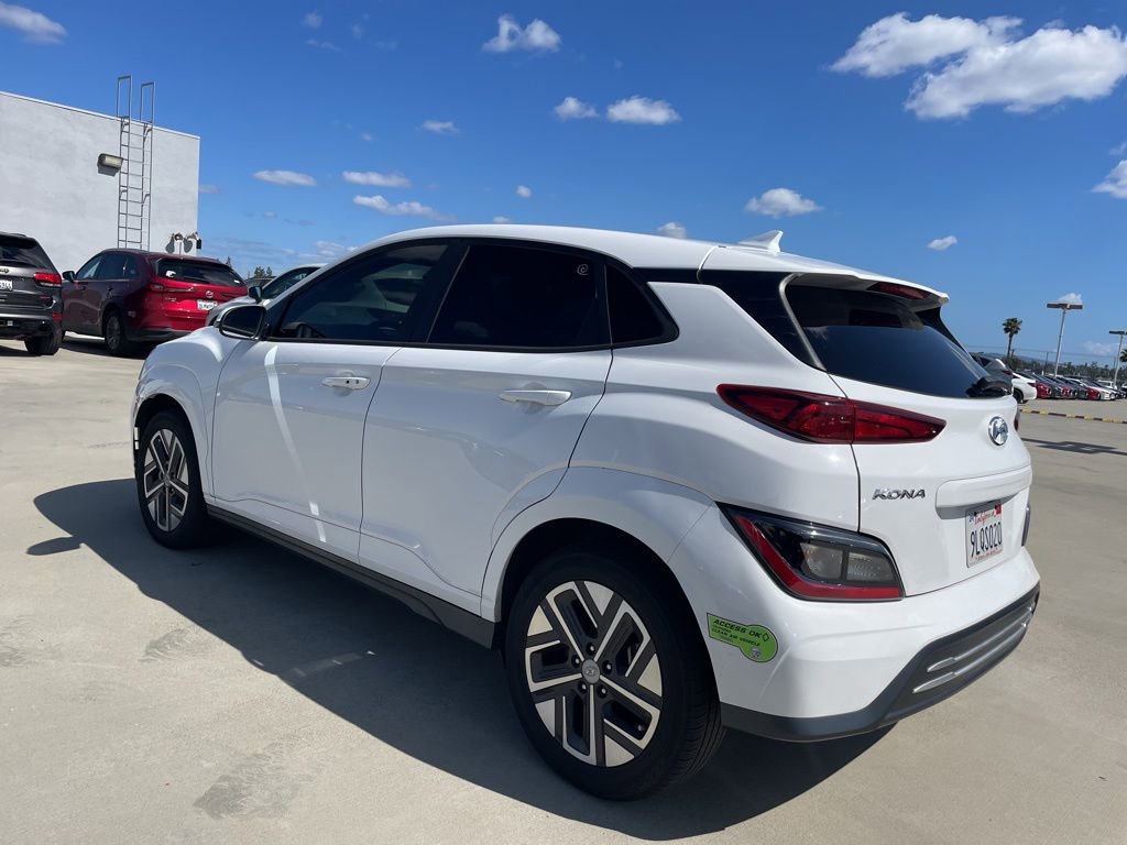 Used 2023 Hyundai Kona SE FWD image 4