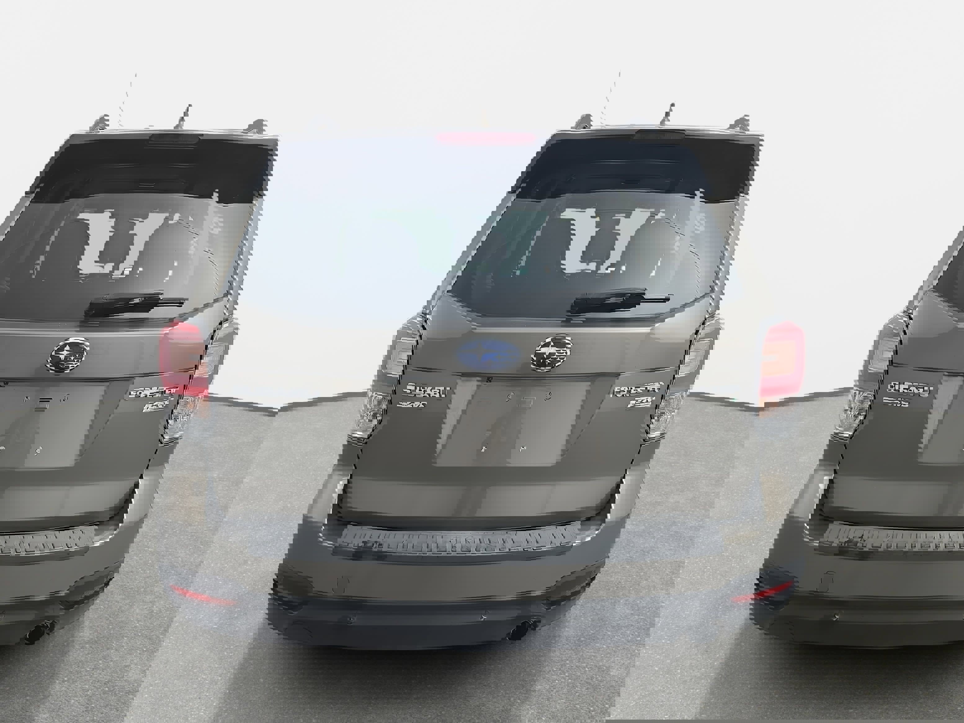 Used 2017 Subaru Forester 2.5i Touring image 4