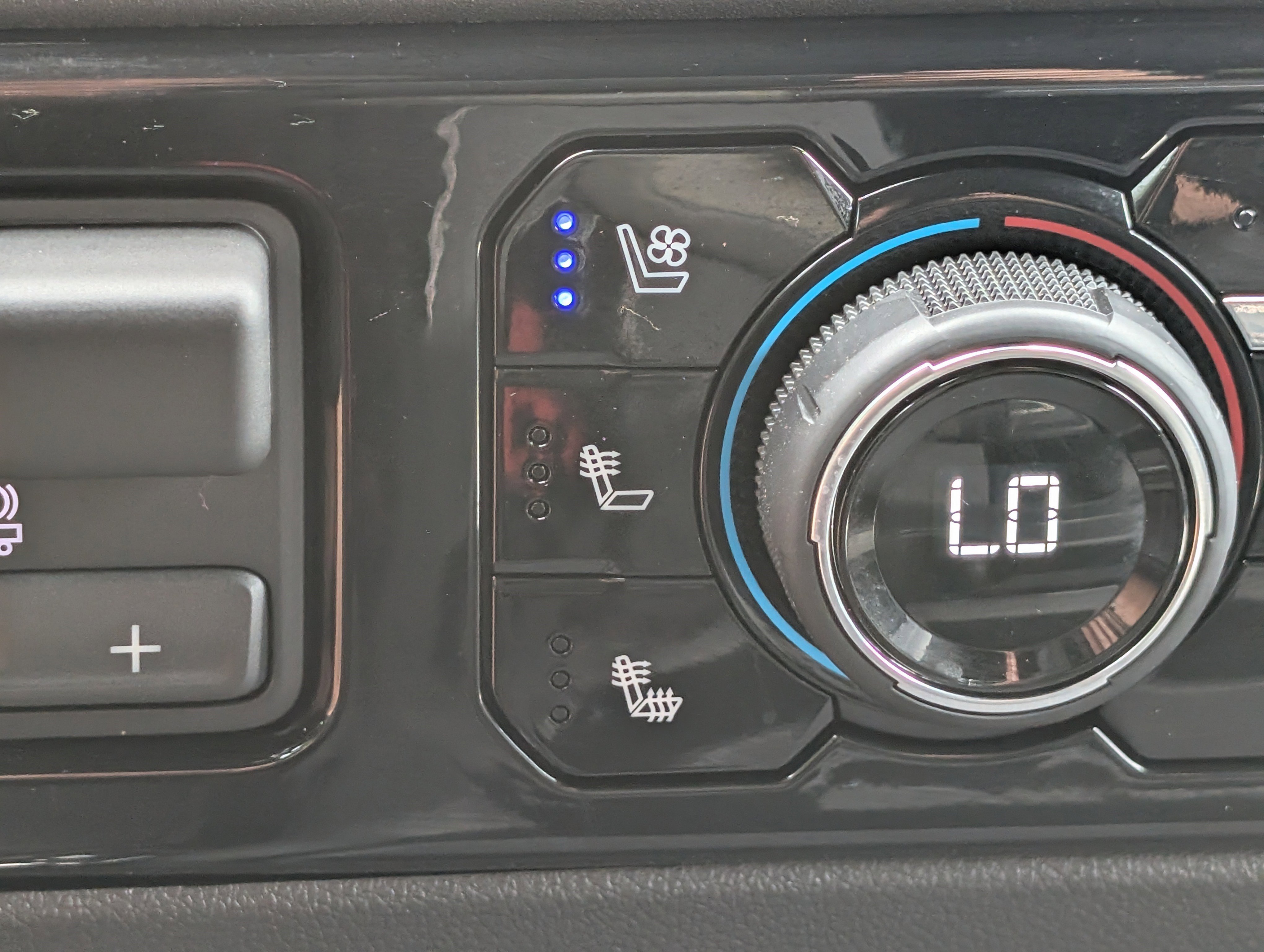Used 2025 Chevrolet Silverado 2500 ZR2 w/ LPO, Dark Essentials Package AWD/4WD image 32