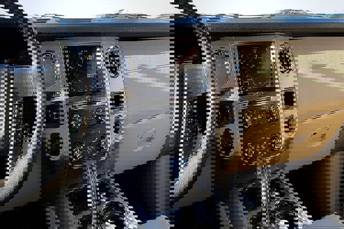 Used 2017 Ford Expedition XLT w/ Equipment Group 202A image 6