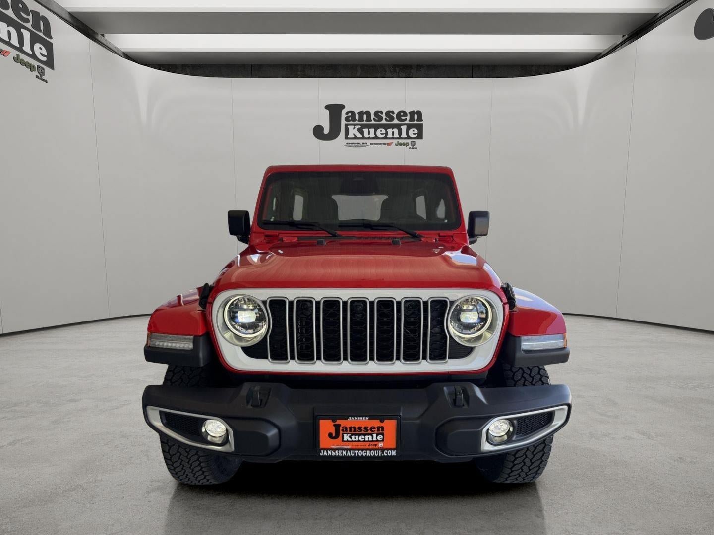 New 2026 Jeep Wrangler Unlimited Sahara w/ Whitecap Package AWD/4WD image 4