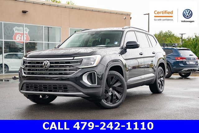 Certified 2024 Volkswagen Atlas SE w/ Black Wheel Package image 2