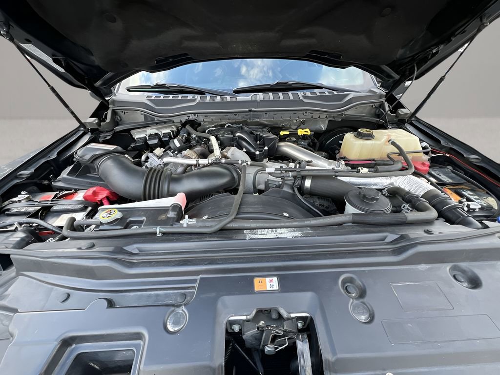 Used 2017 Ford F350 Lariat w/ Chrome Package image 28