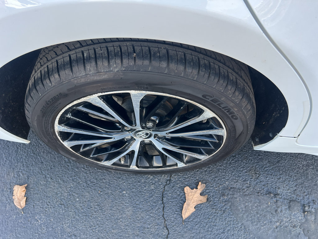 Used 2018 Toyota Camry SE w/ Protection Package (Q2) image 12