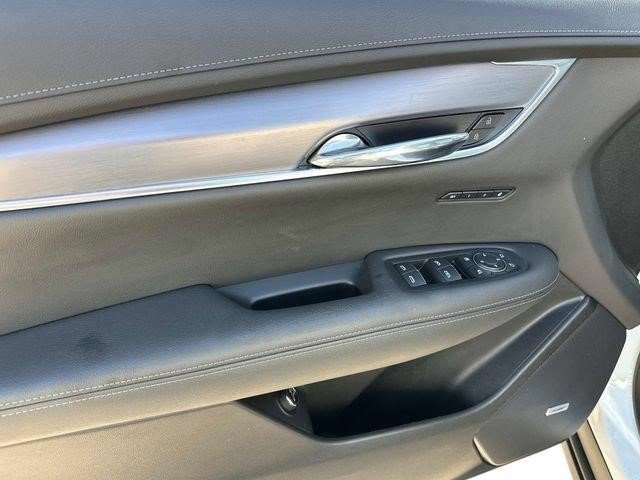 Certified 2024 Cadillac XT6 Luxury w/ LPO, Floor Liner Package AWD/4WD image 16
