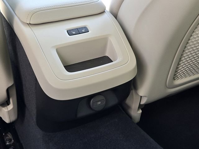Certified 2025 Volvo V60 B5 Cross Country Plus image 17