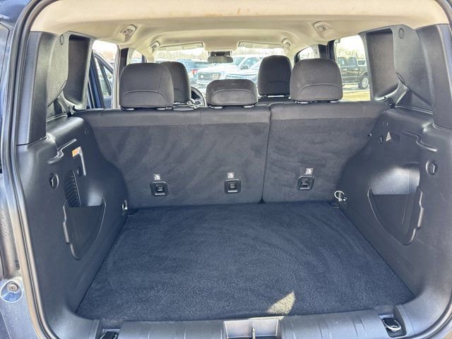 Used 2023 Jeep Renegade Altitude image 11