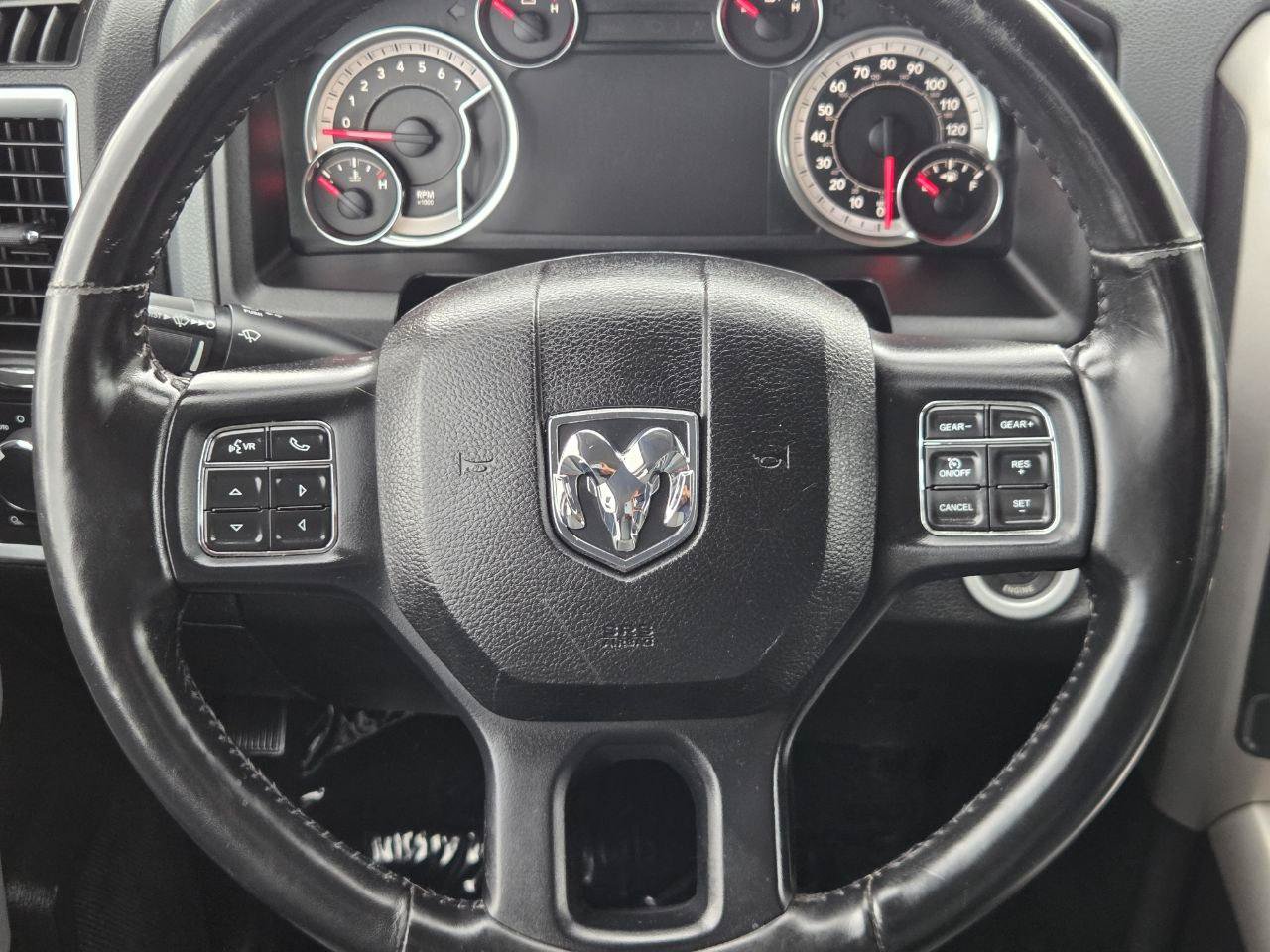 Used 2020 RAM 1500 Classic SLT w/ Luxury Group RWD image 23
