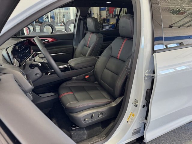 New 2026 Chevrolet Traverse RS w/ LPO, Floor Liner Package image 24