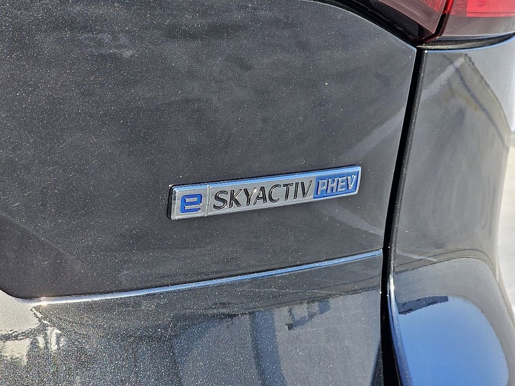 Certified 2025 MAZDA CX-70 Plug-In Hybrid w/ Premium Pkg AWD/4WD image 17