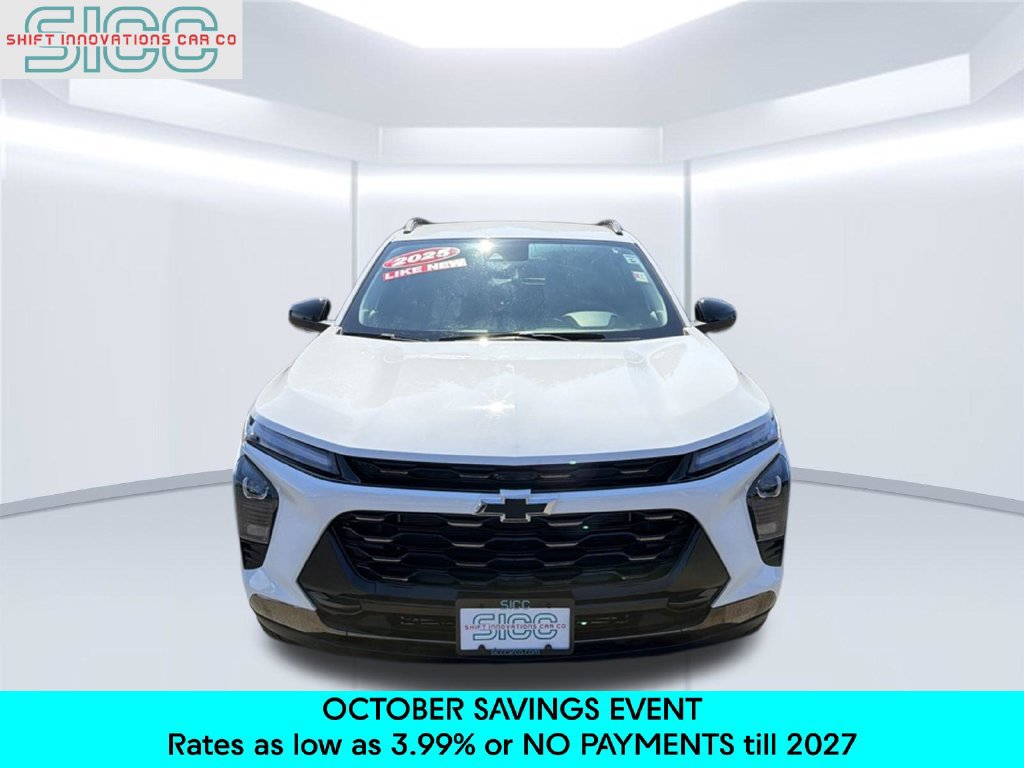 Used 2025 Chevrolet Trax ACTIV FWD image 2
