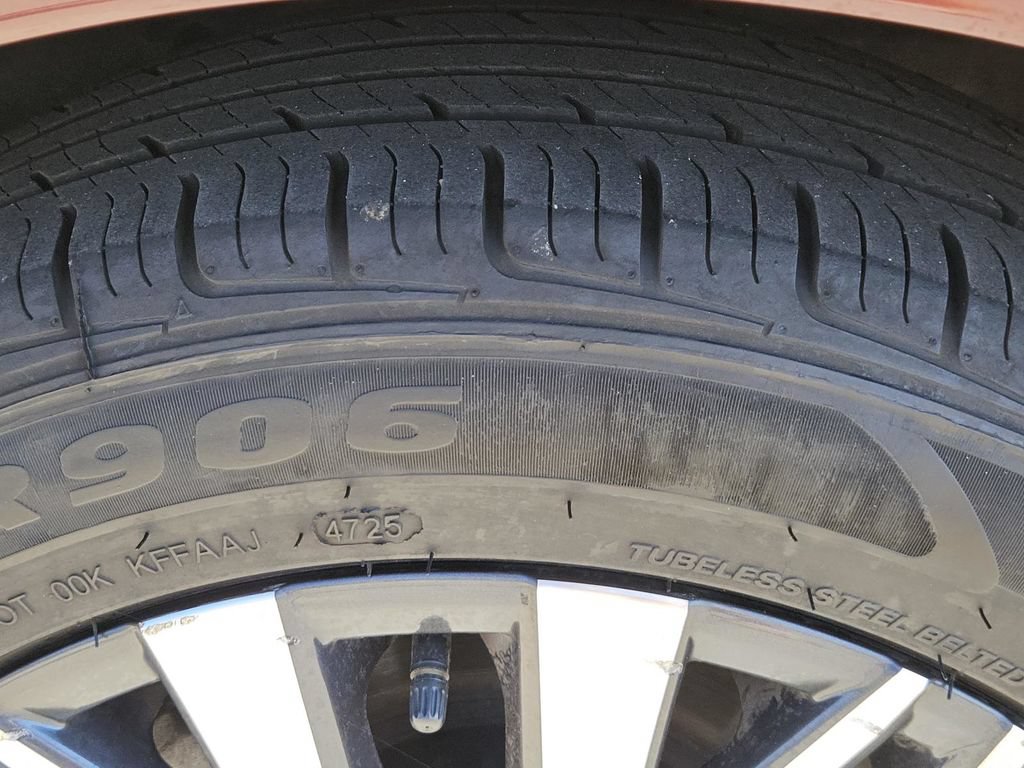 Used 2025 Nissan Altima 2.5 SV FWD image 41