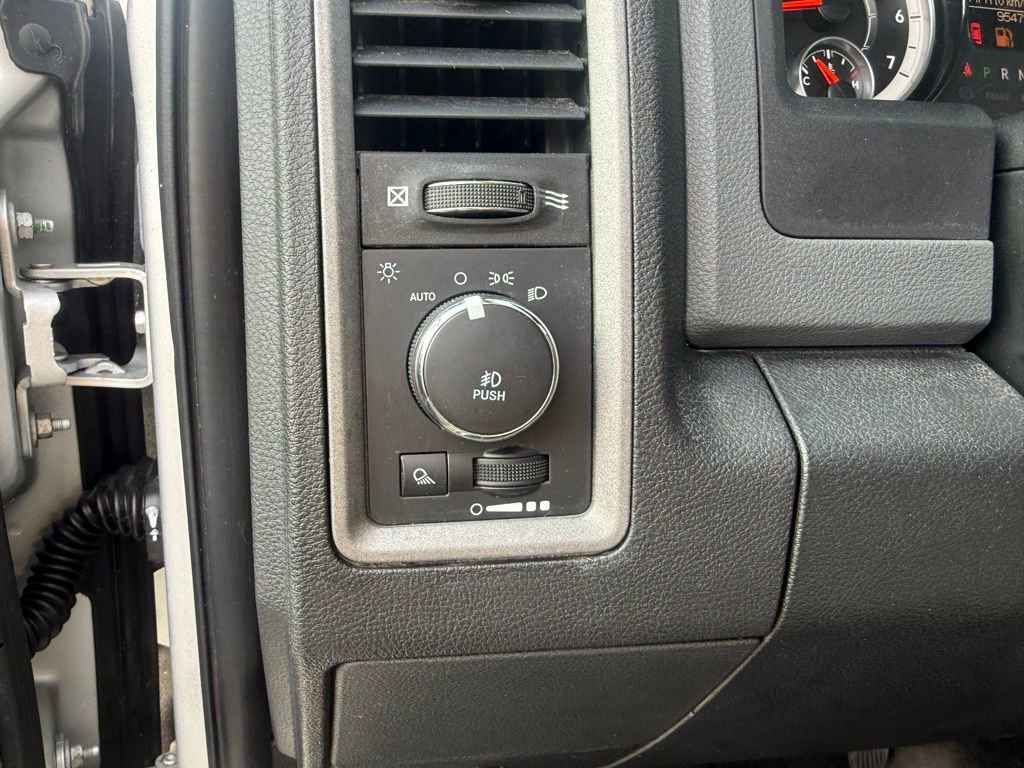 Certified 2017 RAM 1500 Express AWD/4WD image 17