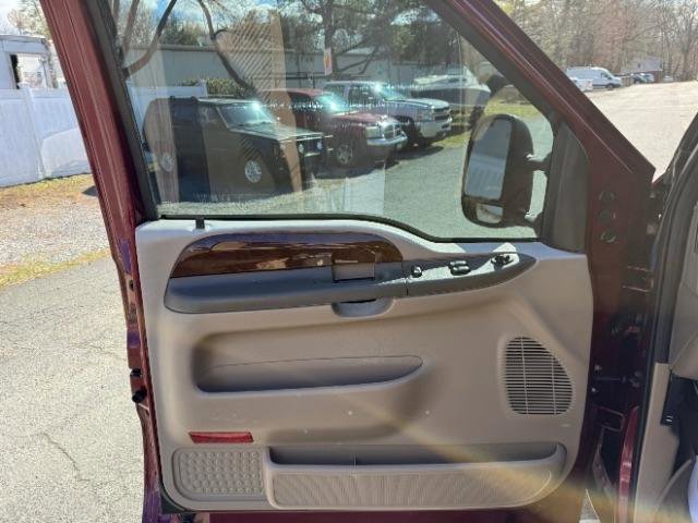 Used 2004 Ford F350 XLT image 21
