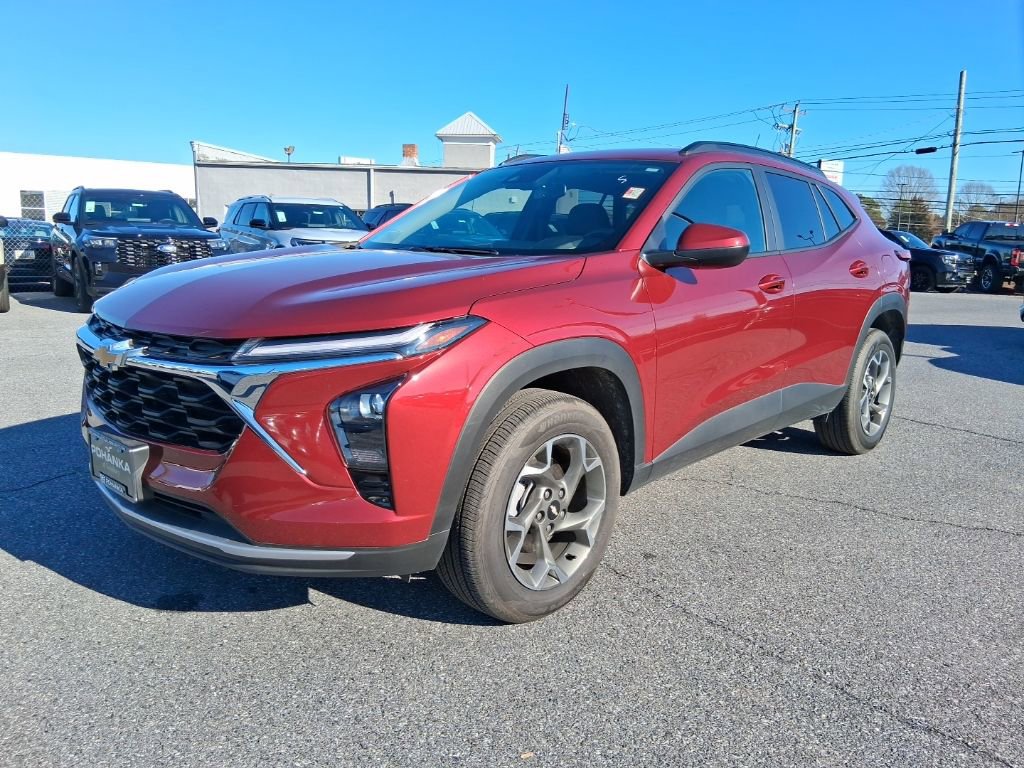 Used 2025 Chevrolet Trax LT