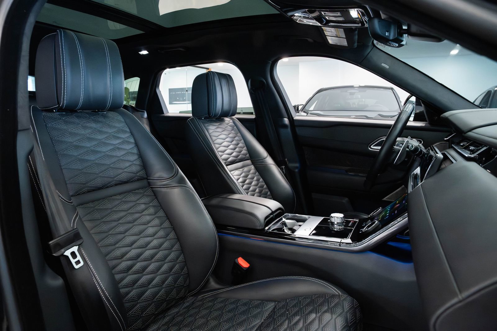 Used 2020 Land Rover Range Rover Velar SV Autobiography Dynamic image 26