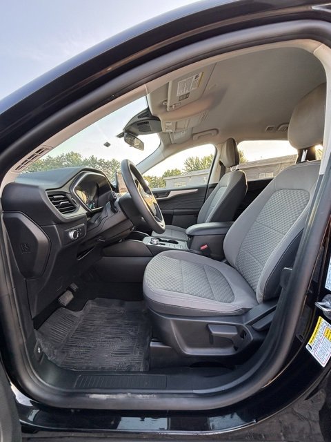 Used 2022 Ford Escape SE image 9