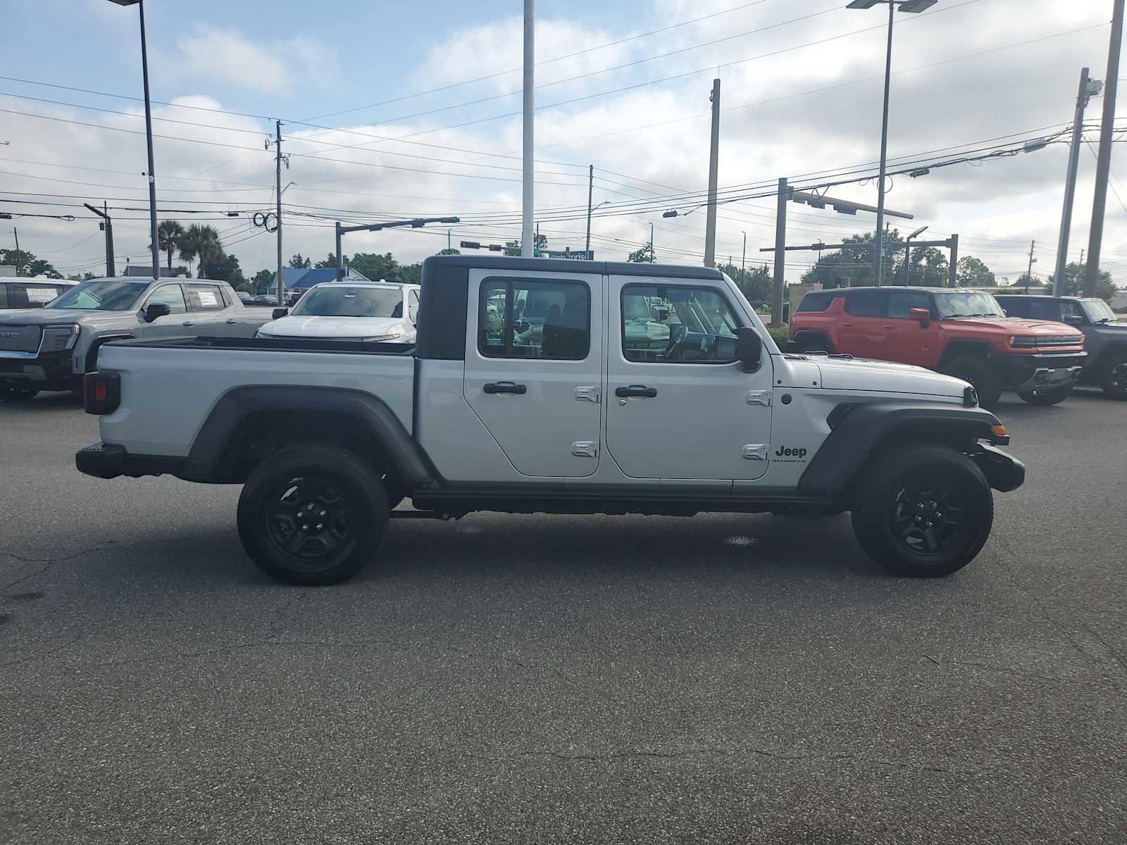 Used 2024 Jeep Gladiator Sport image 7