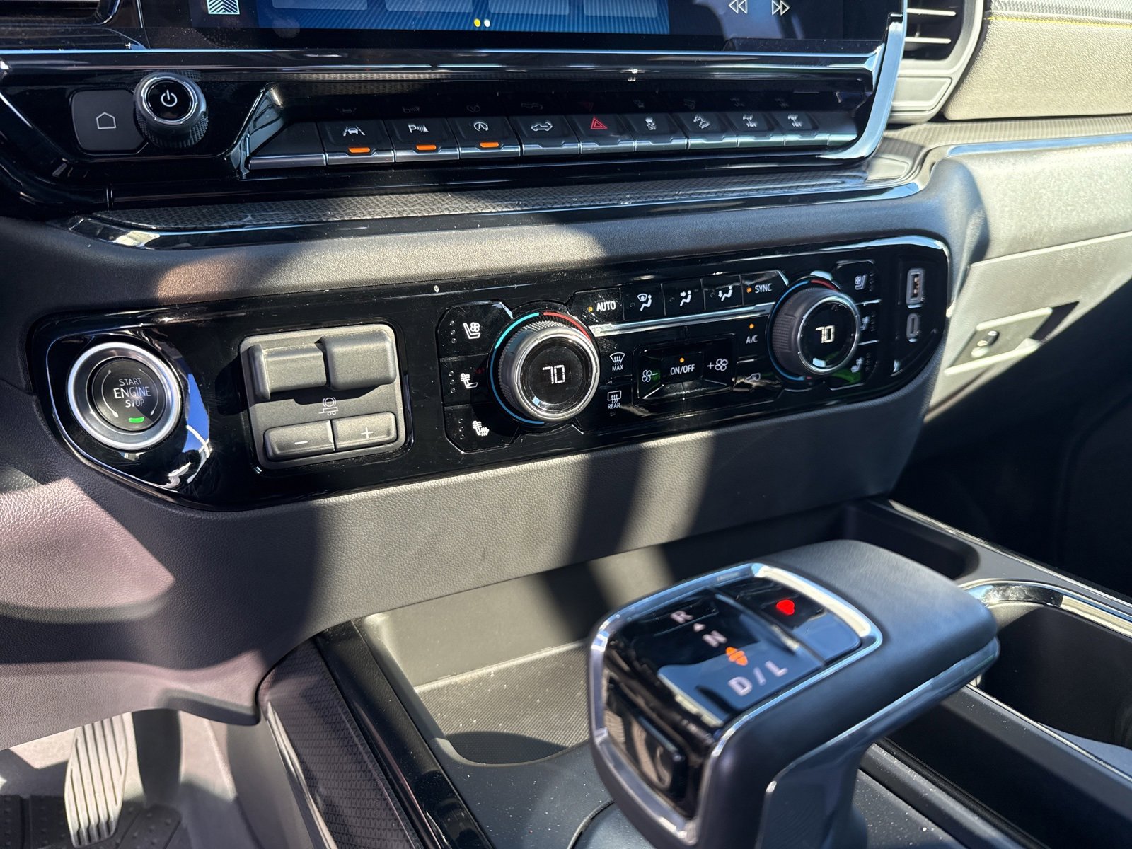 Used 2024 Chevrolet Silverado 1500 ZR2 w/ Technology Package image 23