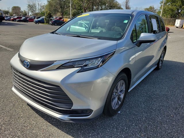 Used 2021 Toyota Sienna LE image 14
