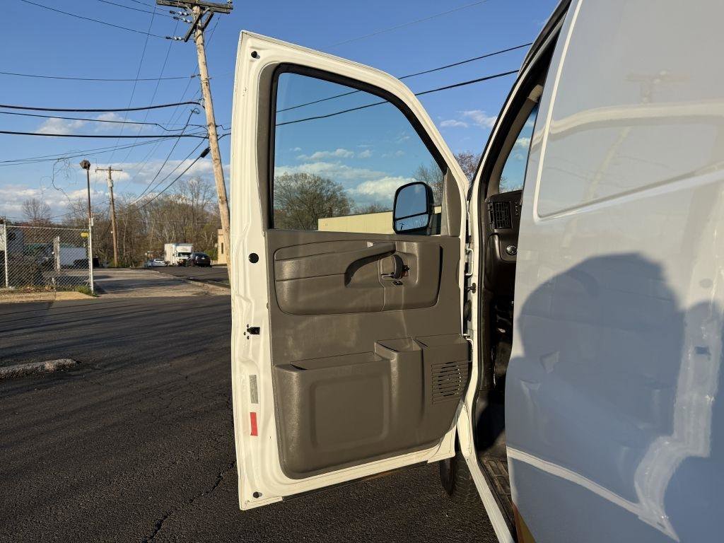 Used 2014 GMC Savana 1500 AWD image 13