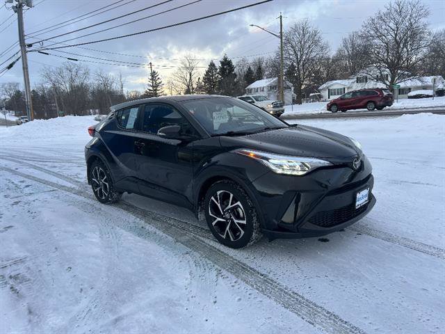 Used 2022 Toyota C-HR XLE image 8