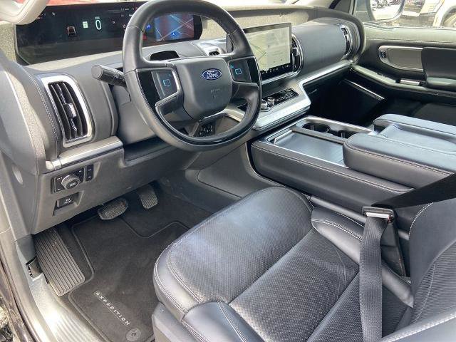 Used 2025 Ford Expedition Max Platinum AWD/4WD image 6