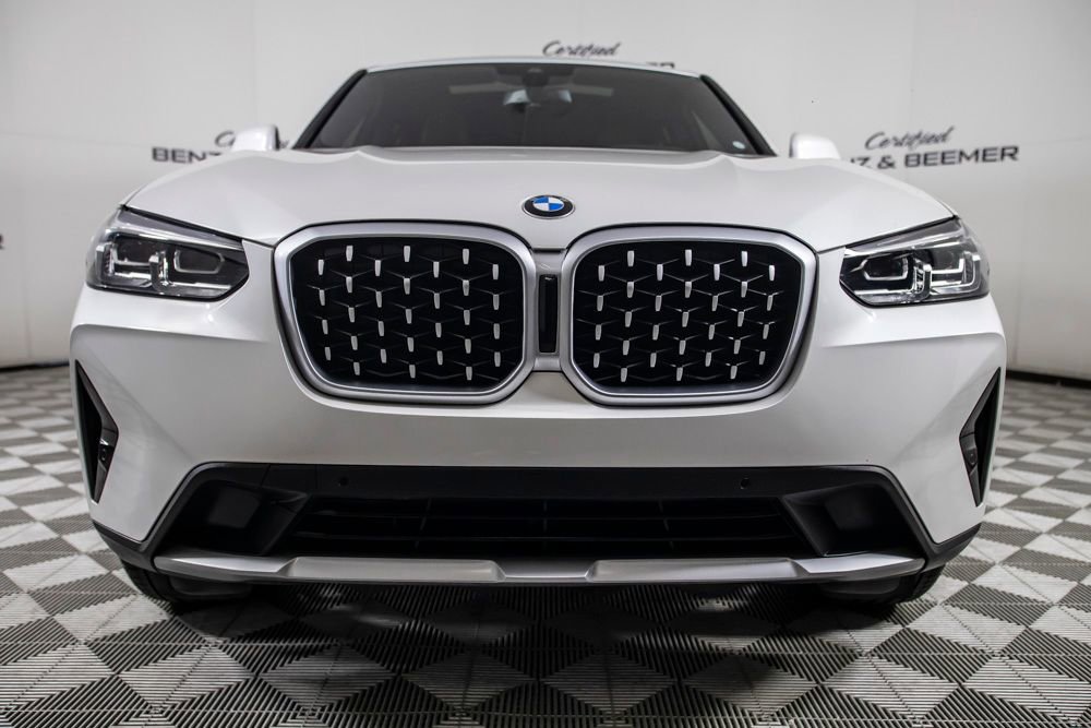Used 2022 BMW X4 xDrive30i image 4