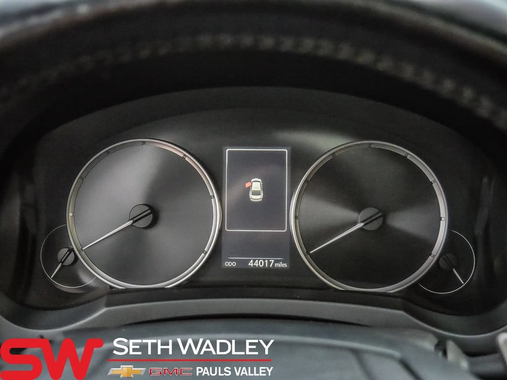 Used 2022 Lexus IS 300 w/ Premium Package RWD image 38