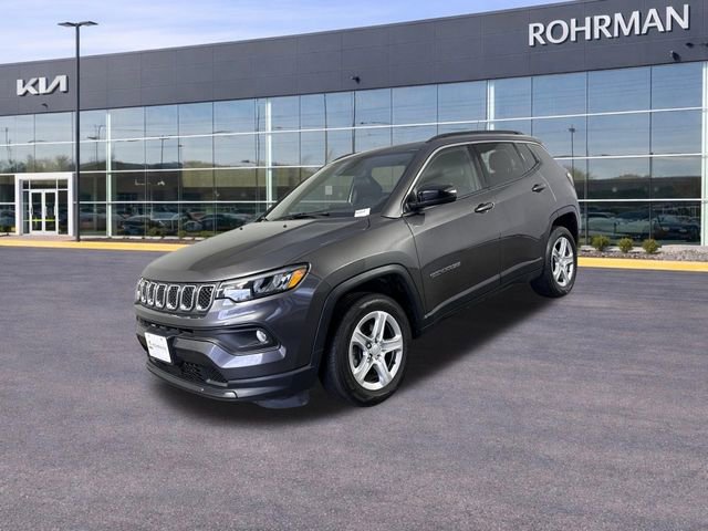 Used 2023 Jeep Compass Latitude w/ Sun and Sound Group AWD/4WD image 1