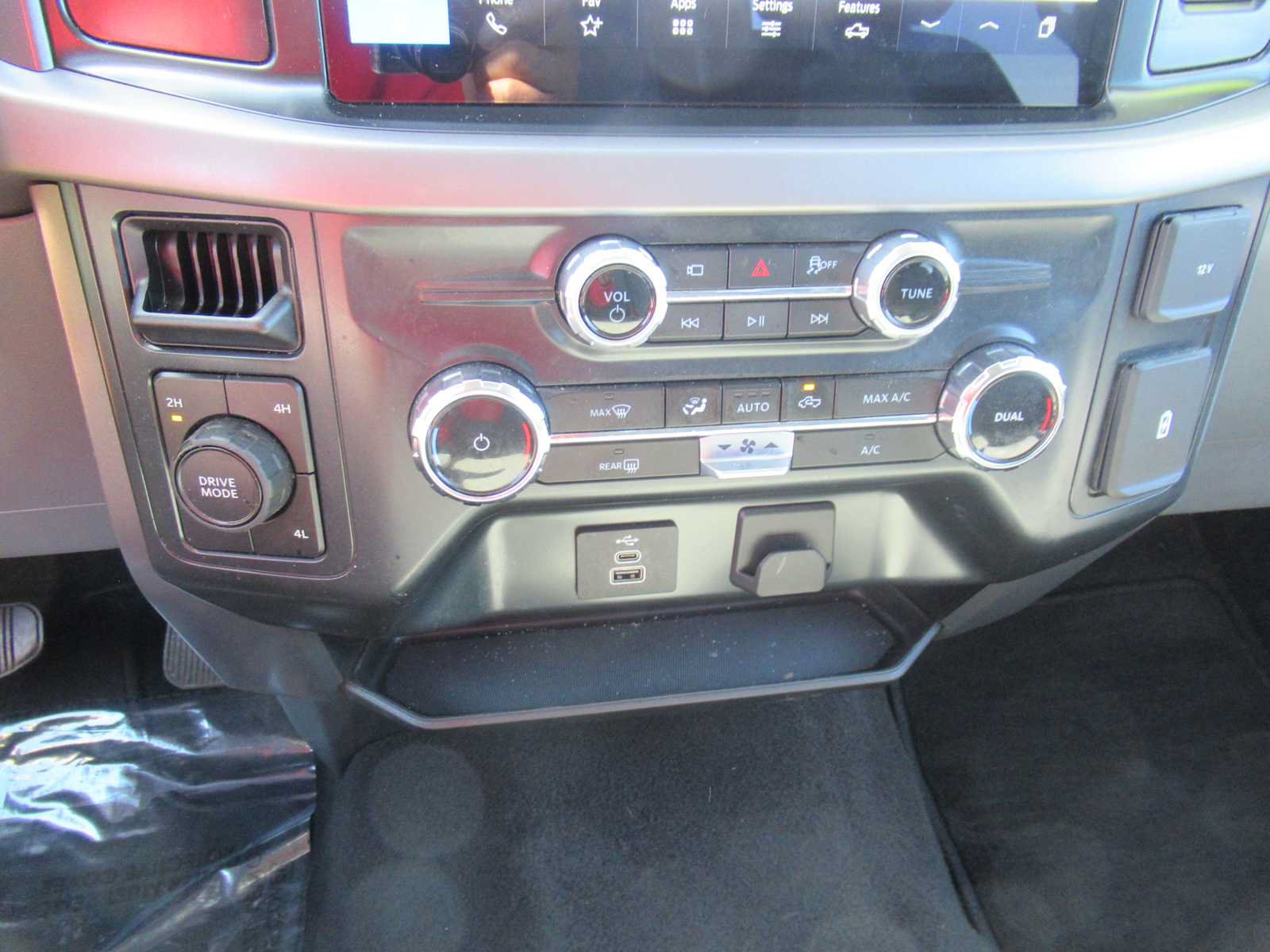 Used 2025 Ford F150 XLT w/ Equipment Group 301A Standard AWD/4WD image 24